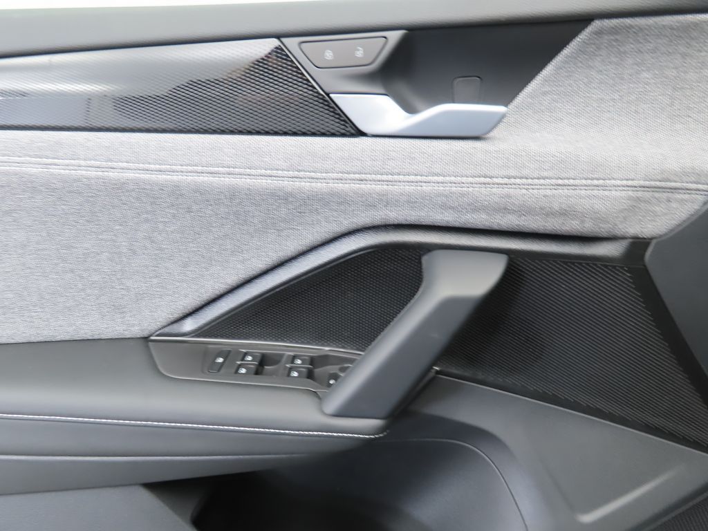 Thumbnail: 2026 Volkswagen Tiguan - 23