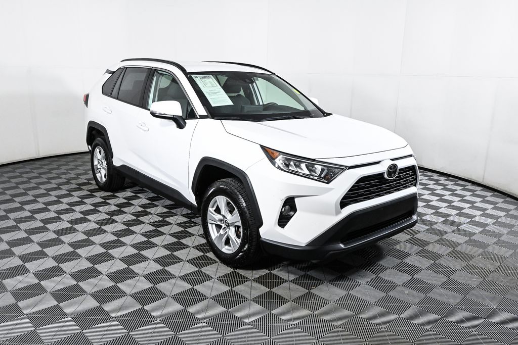 2020 Toyota RAV4 XLE 1