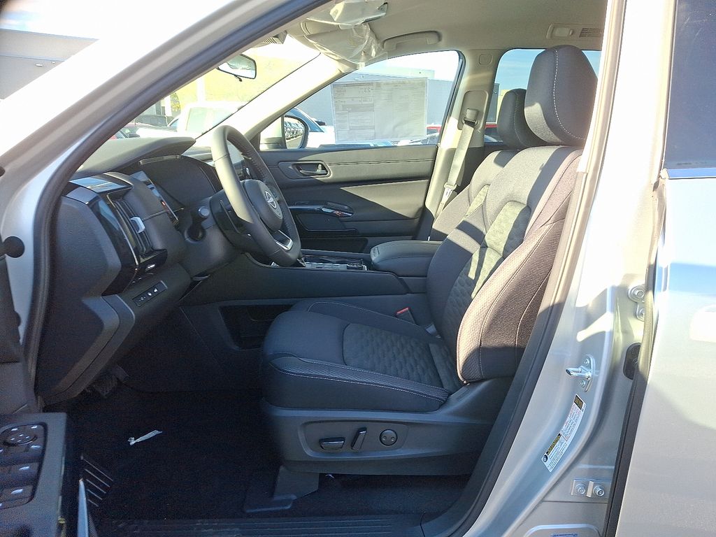 Thumbnail: 2025 Nissan Pathfinder - 7