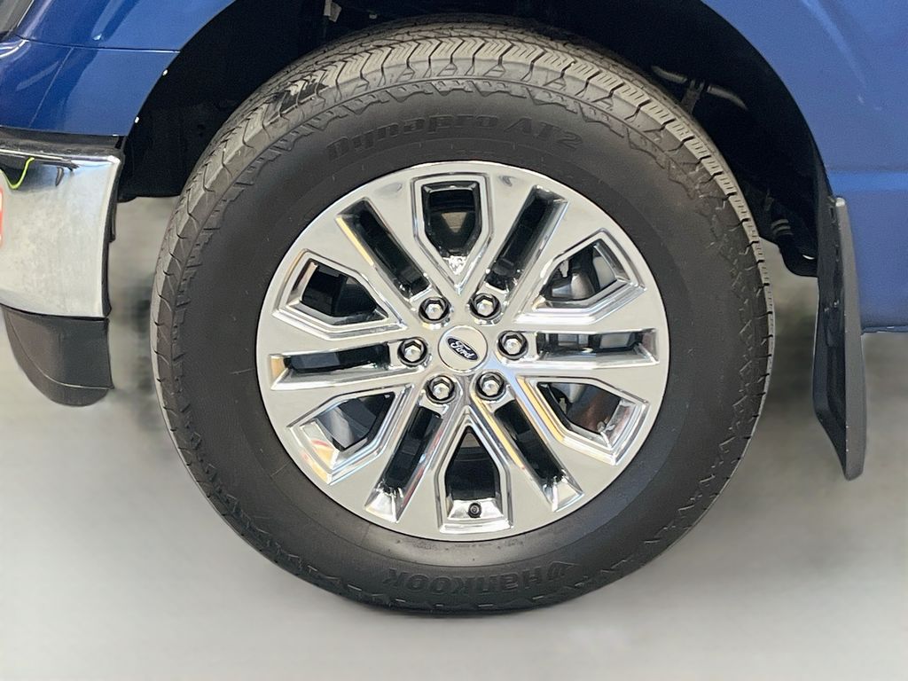 Used 2025 Blue Metallic Ford Lariat image 32