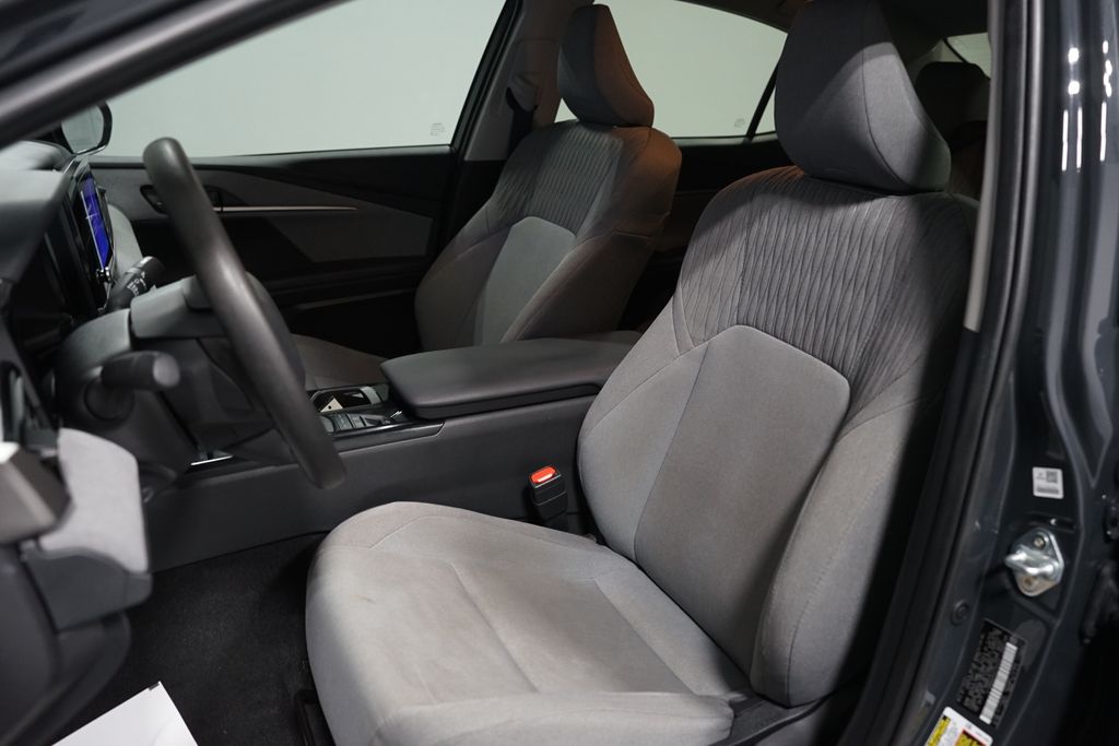 Thumbnail: 2025 Toyota Camry - 27