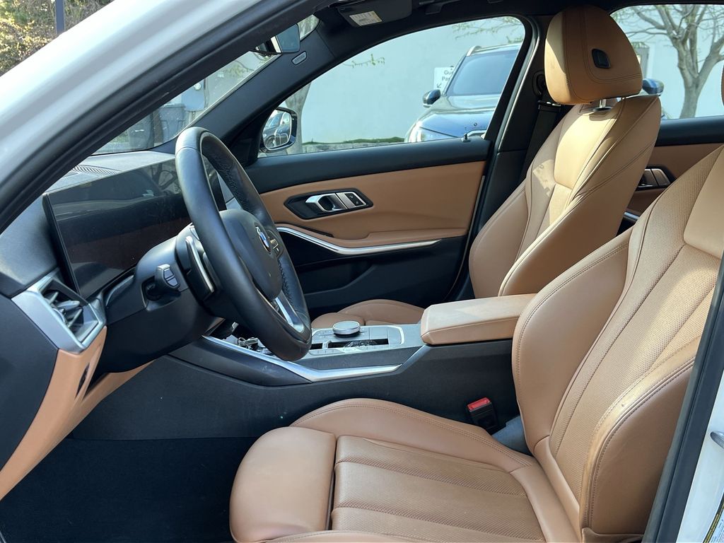 Thumbnail: 2023 BMW 3 Series - 2