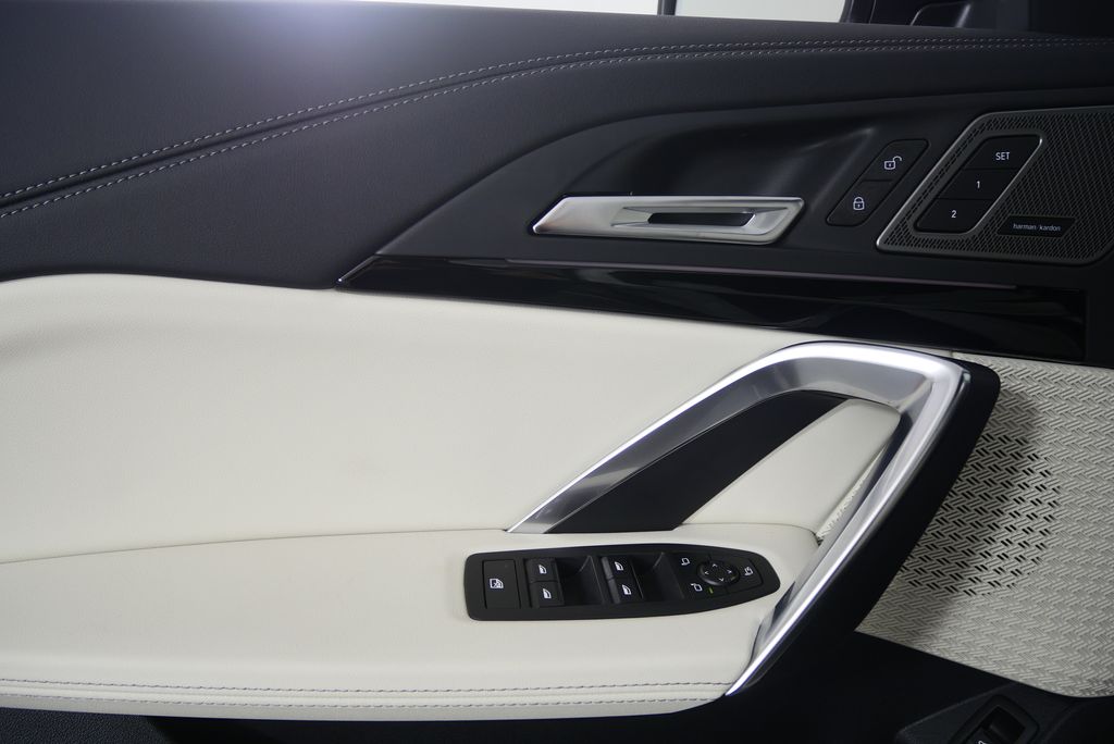 Thumbnail: 2026 BMW X1 - 8