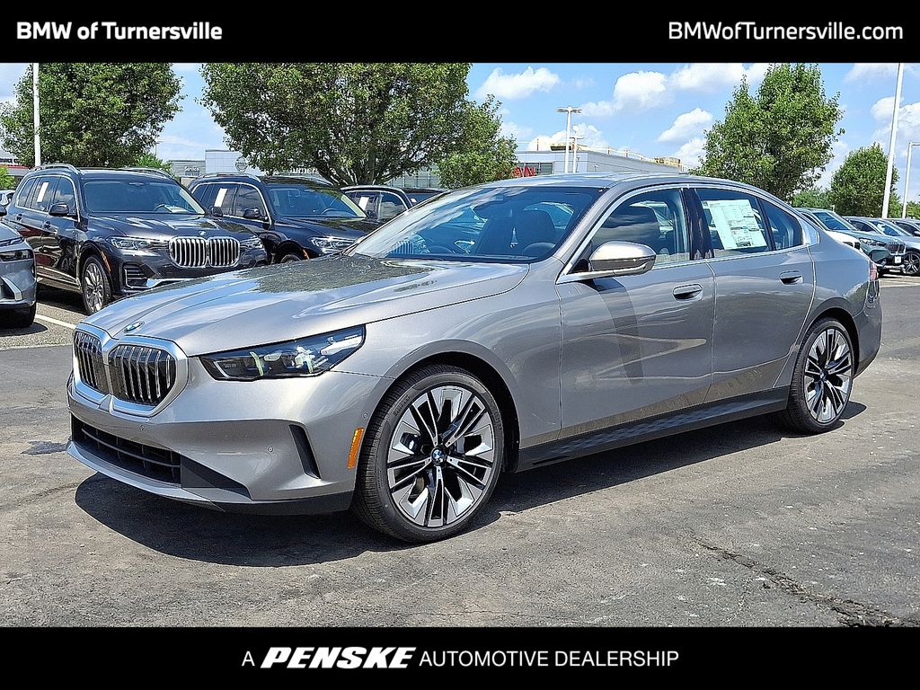 Thumbnail: 2026 BMW 5 Series - 1