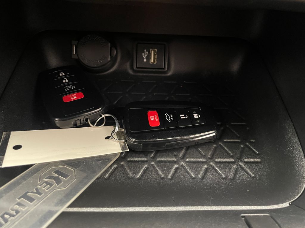 Thumbnail: 2024 Toyota RAV4 - 28