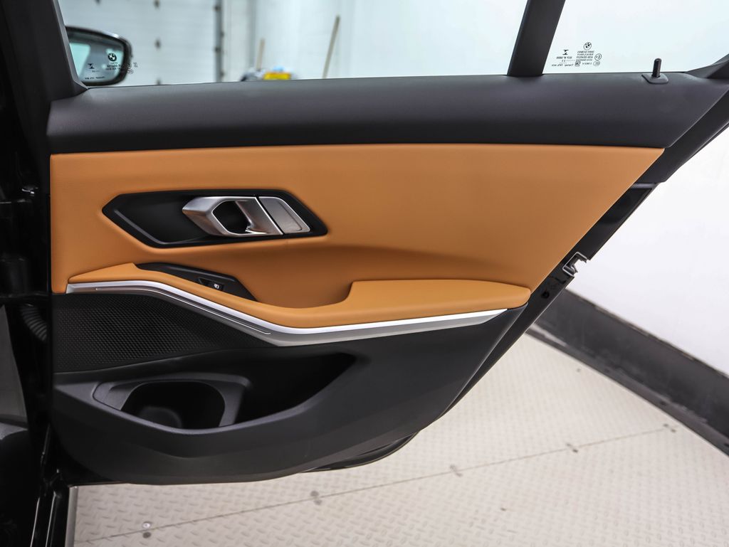 Thumbnail: 2023 BMW 3 Series - 25