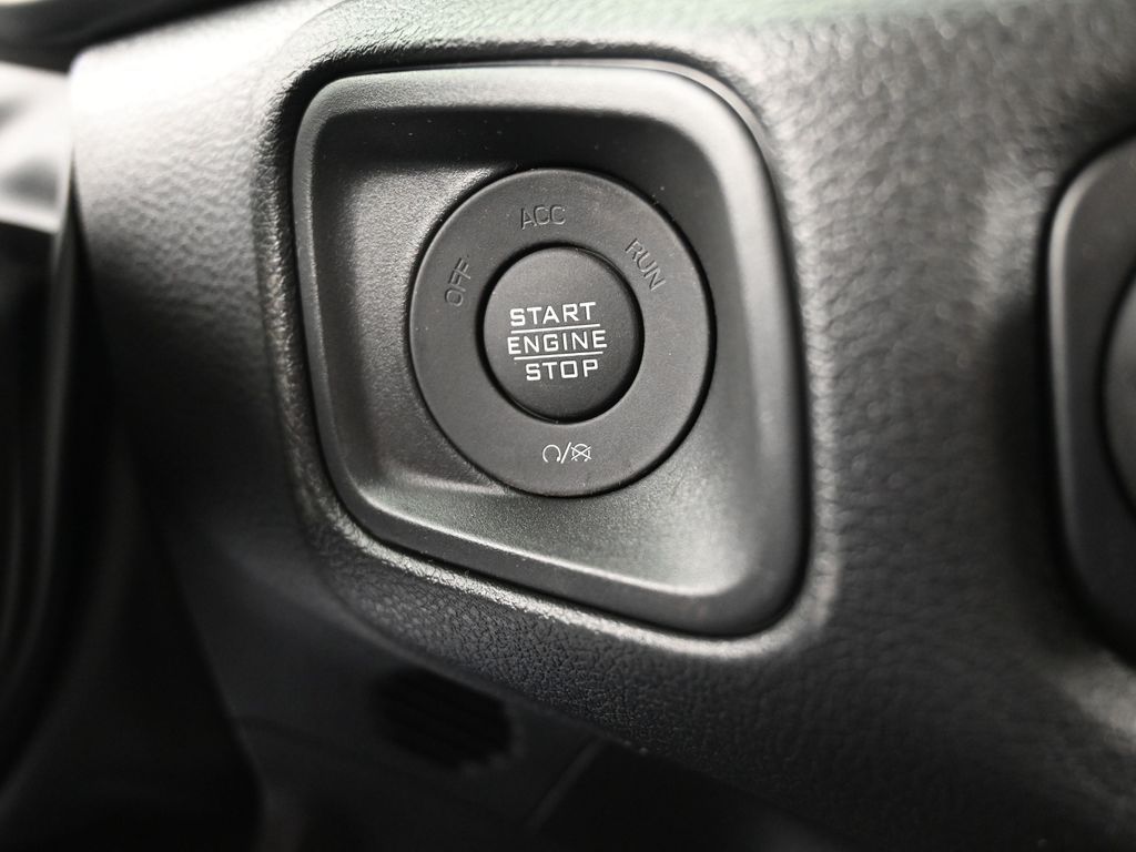 New 2026 Granite Crystal Metallic Clearcoat Jeep Sport image 21