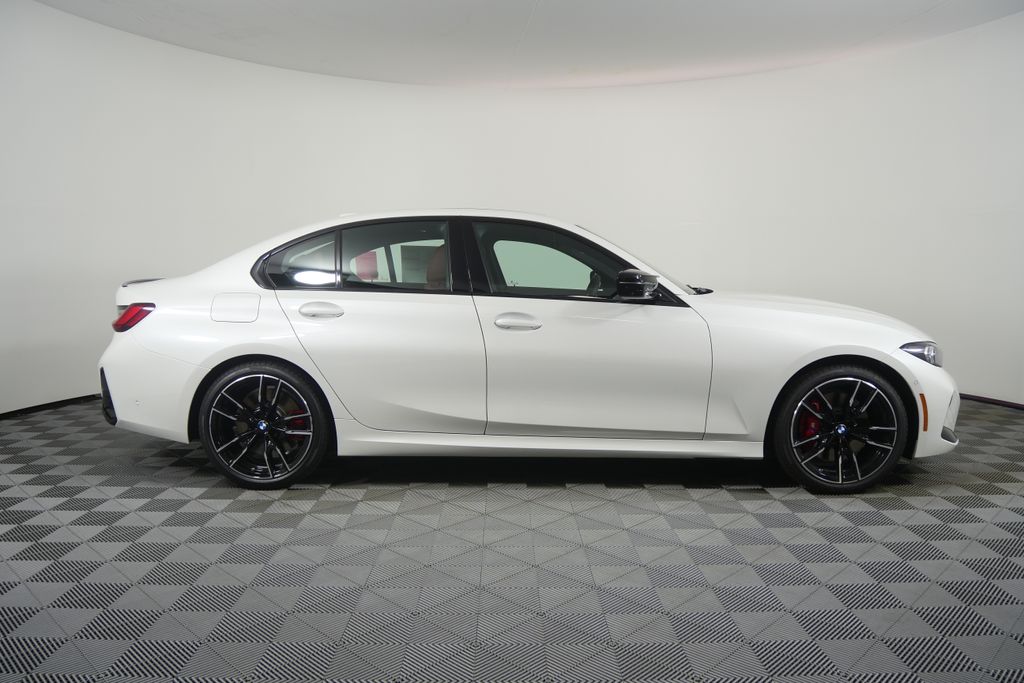 Thumbnail: 2026 BMW 3 Series - 3