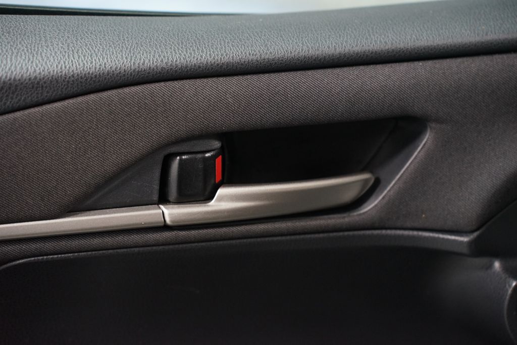 Thumbnail: 2025 Toyota Camry - 32