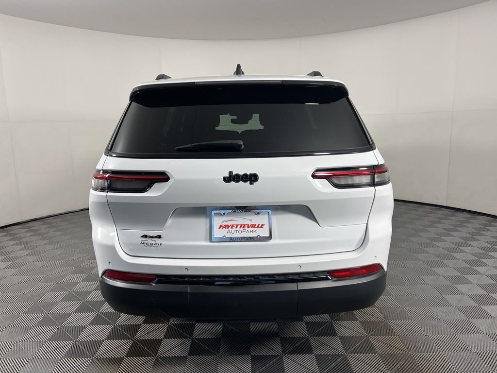 Thumbnail: 2023 Jeep Grand Cherokee L - 4