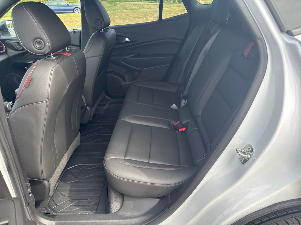 Used 2025 Chevrolet Trax SUV