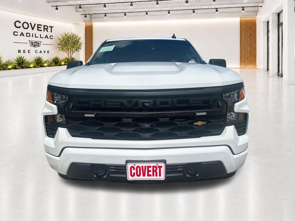 Used 2024 White Chevrolet Custom image 3