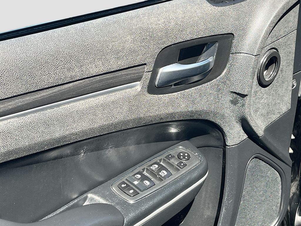 Used 2020 Black Chrysler Touring image 17