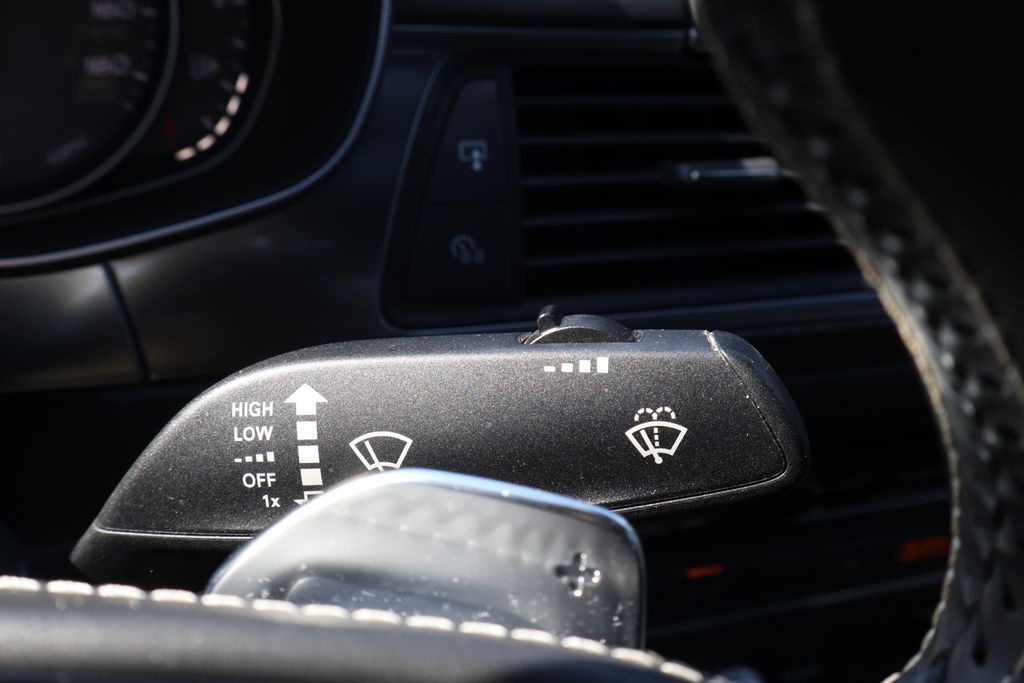 Thumbnail: 2016 Audi S6 - 24