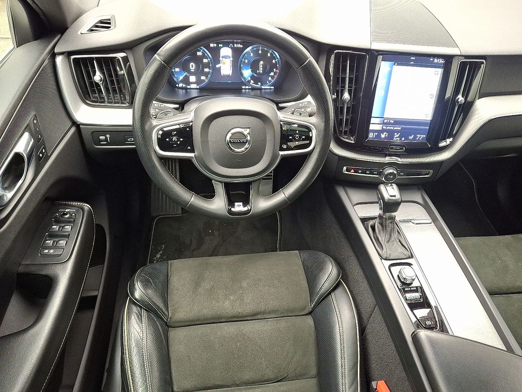 Thumbnail: 2018 Volvo XC60 - 11