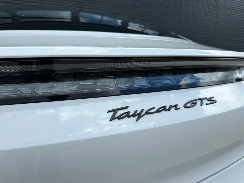Thumbnail: 2024 Porsche Taycan - 14