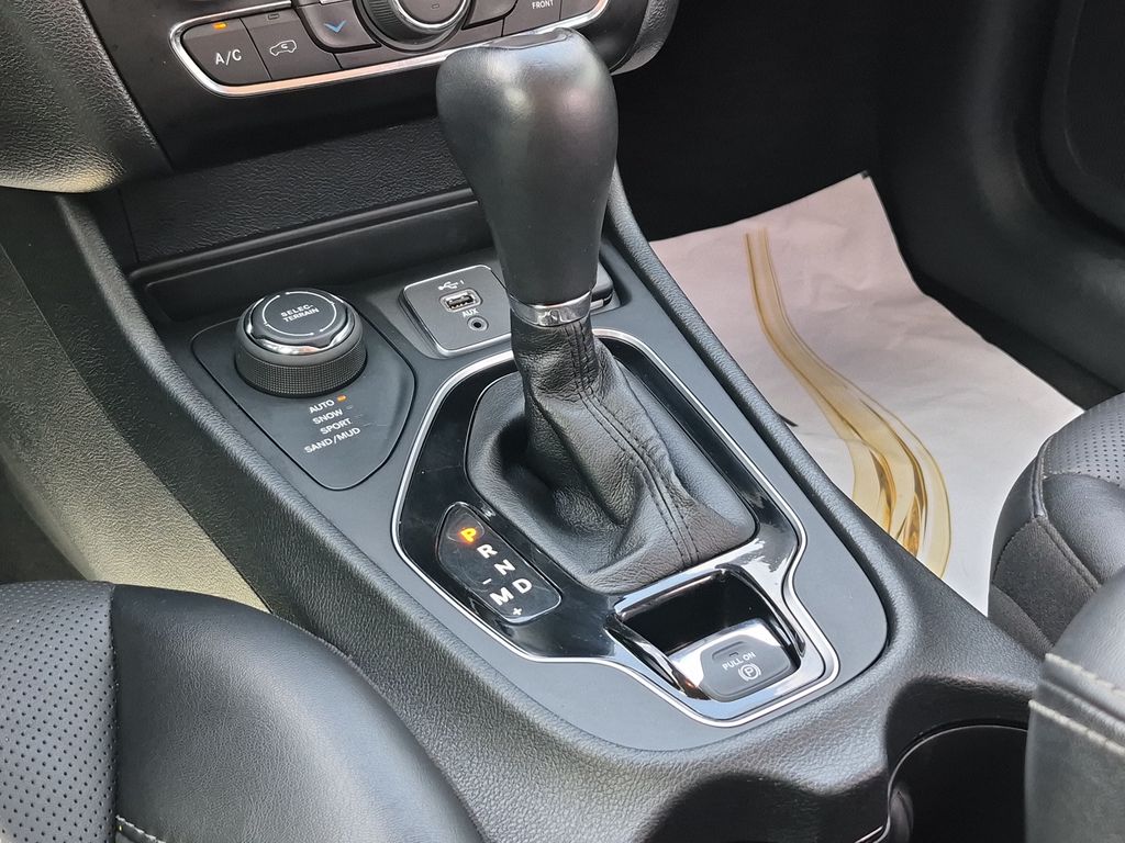 2023 Jeep Cherokee Altitude Black at Community Toyota
