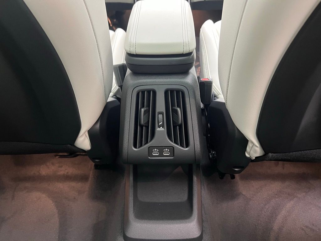 Thumbnail: 2026 BMW X1 - 10