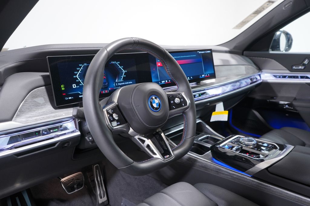 2024 BMW i7 M70 6