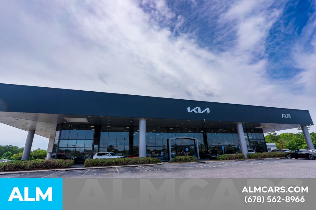 Used 2025 White Chevrolet LT image 61