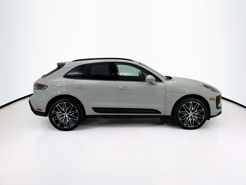 Thumbnail: 2022 Porsche Macan - 4