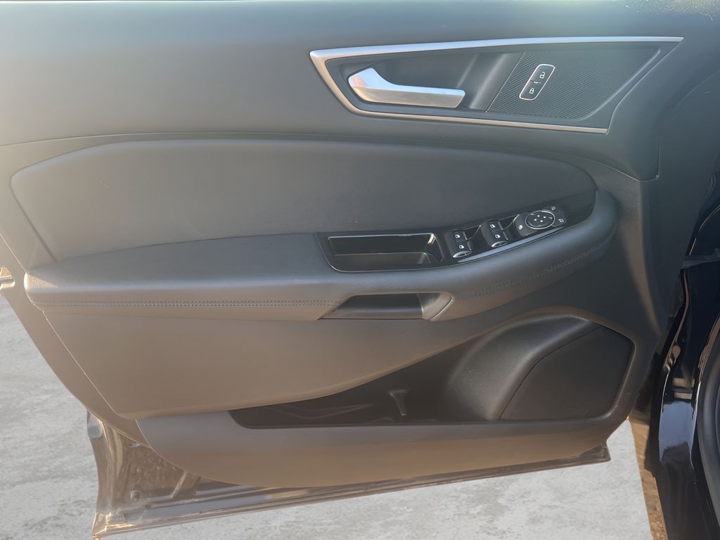 2017 Ford Edge