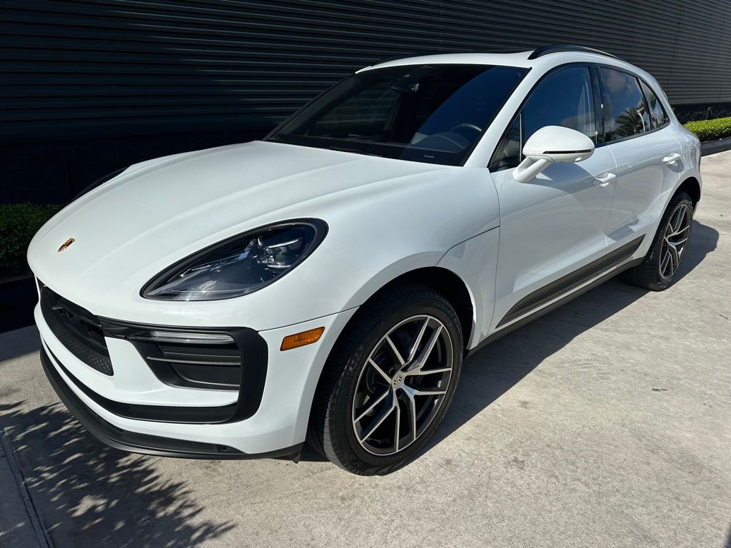 Thumbnail: 2023 Porsche Macan - 7