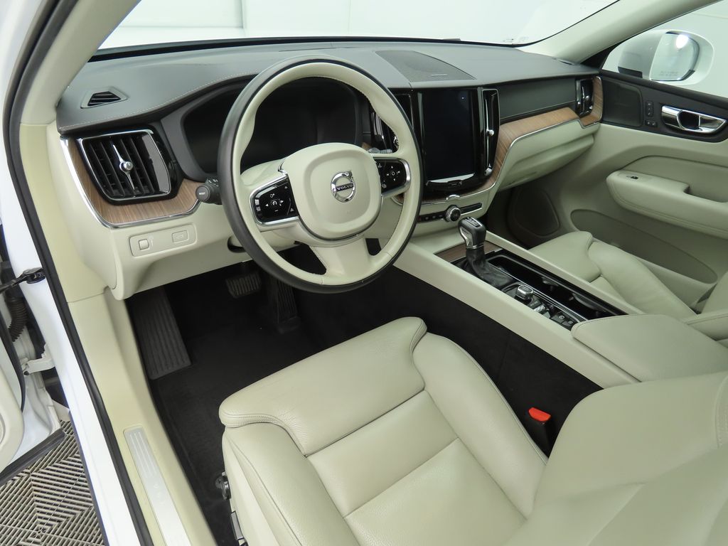 Thumbnail: 2019 Volvo XC60 - 9