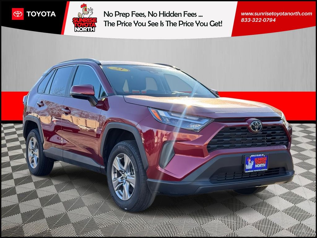 2023 Toyota RAV4 XLE's photo