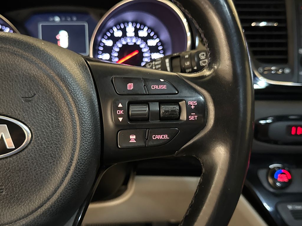 Used 2017 Silver Kia EX image 21
