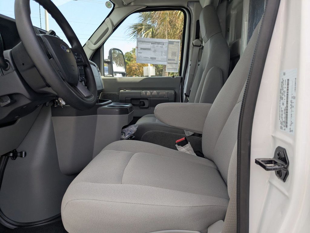 2026 Ford E-350 Cutaway 