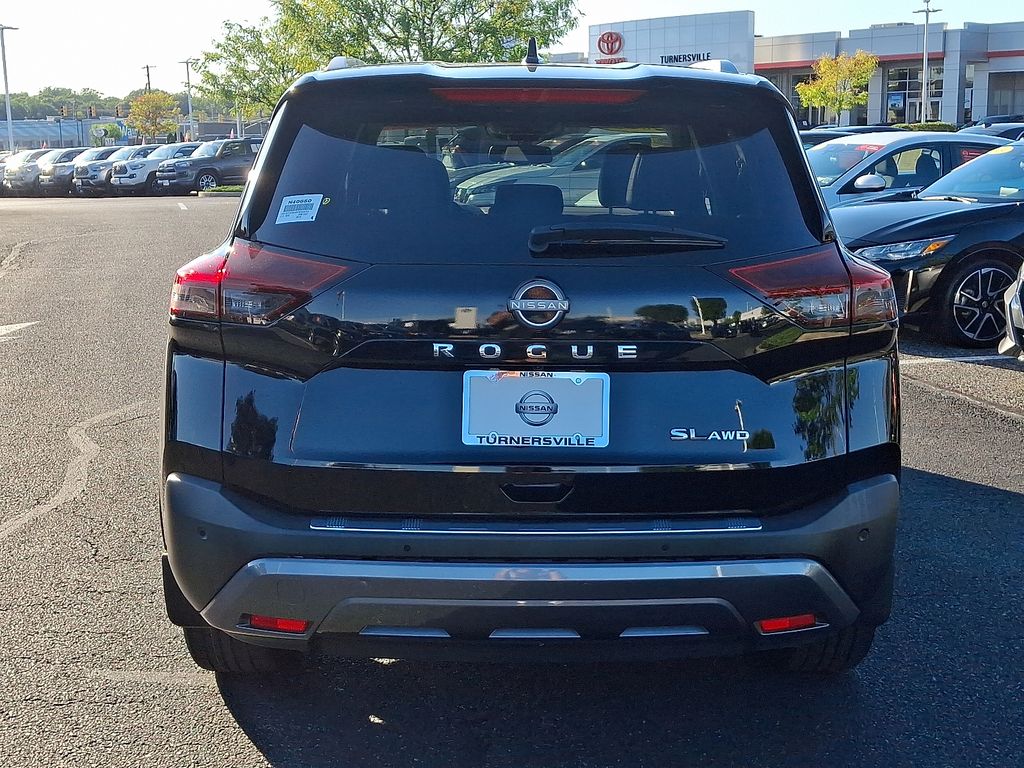 Thumbnail: 2023 Nissan Rogue - 5