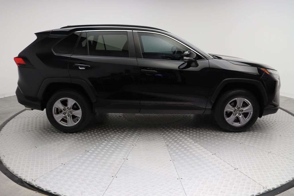 2022 Toyota RAV4 XLE 7