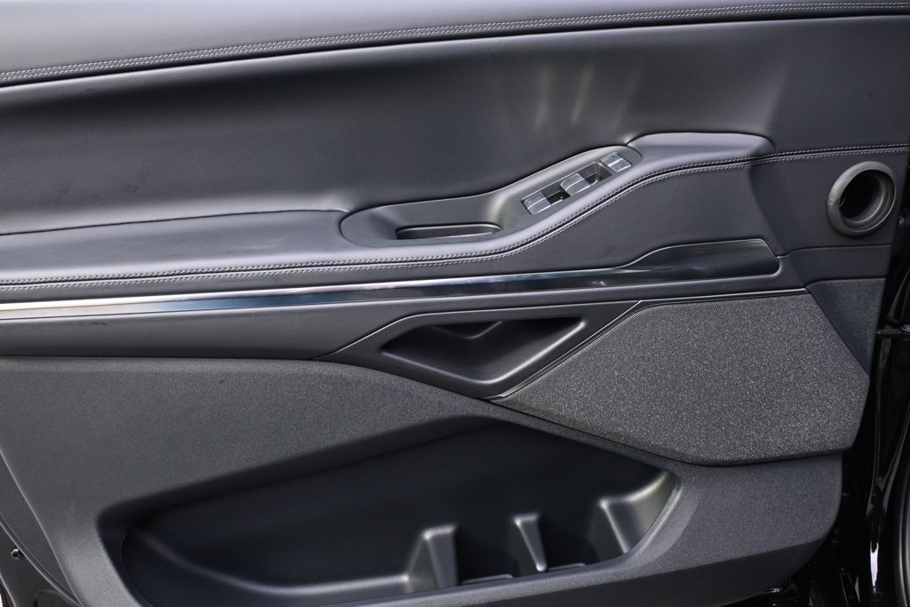 New 2026 Black Lincoln Reserve image 23