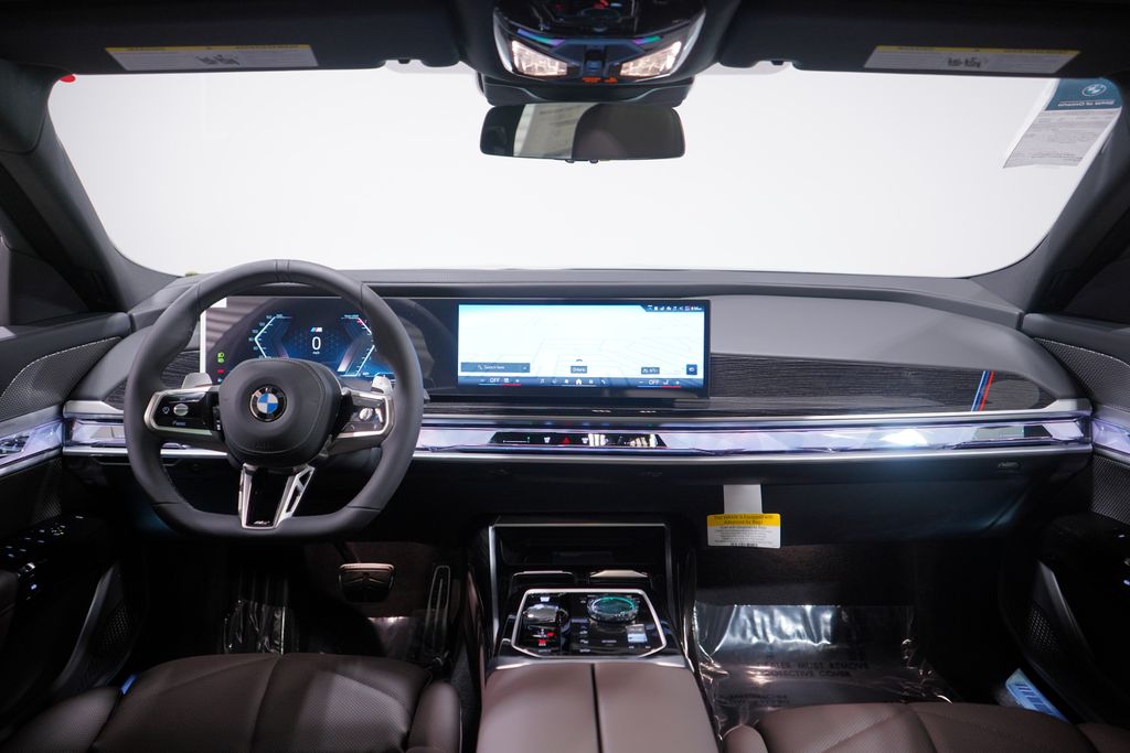 Thumbnail: 2026 BMW 7 Series - 10