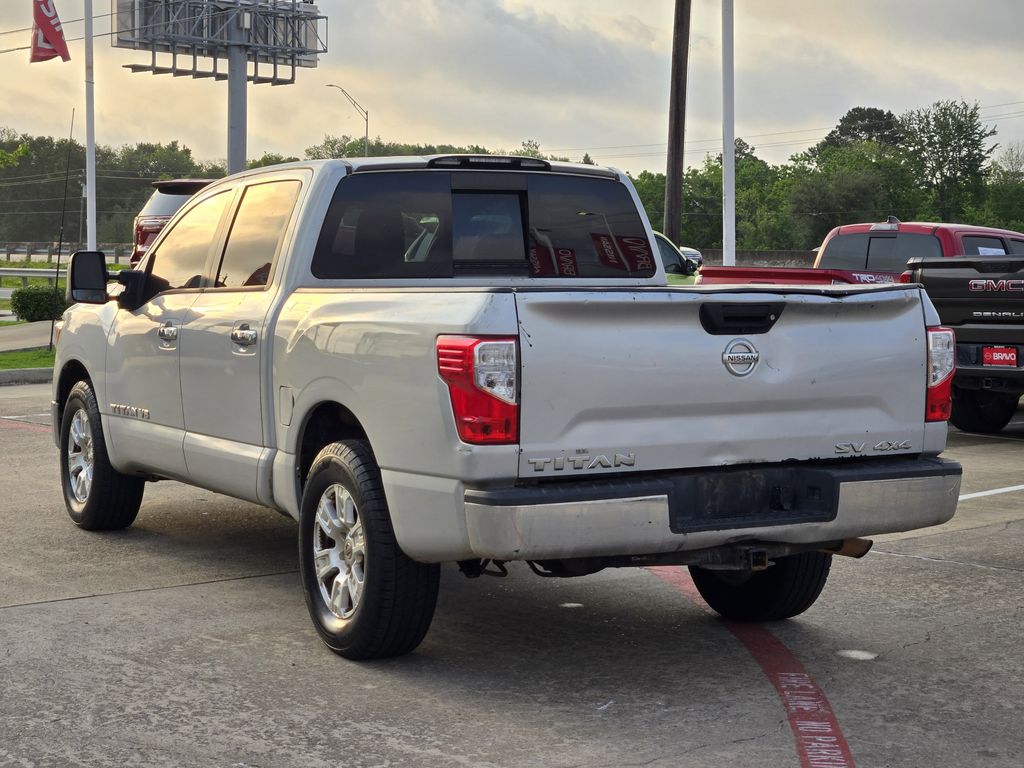 2018 Nissan Titan SV - 5