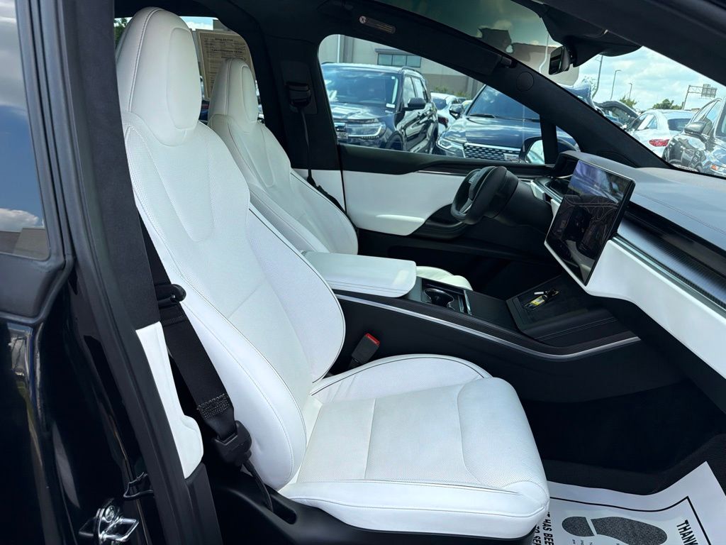 Used 2022 Black Tesla Plaid image 18