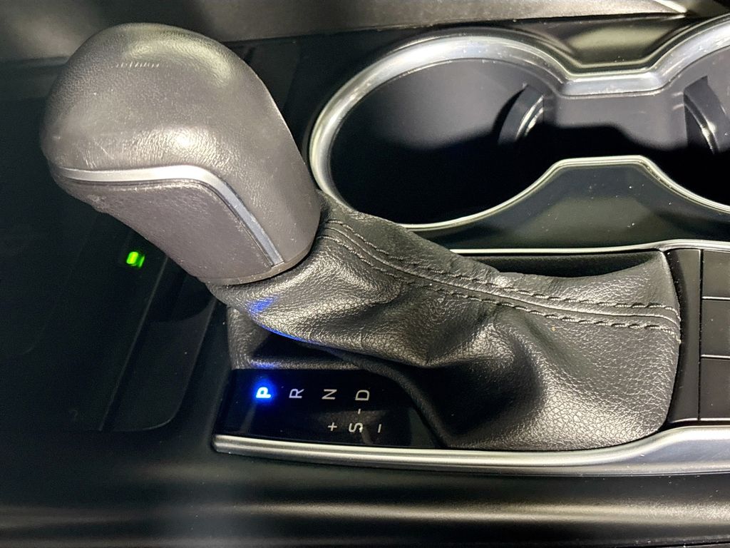 2020 Toyota Camry Hybrid XLE