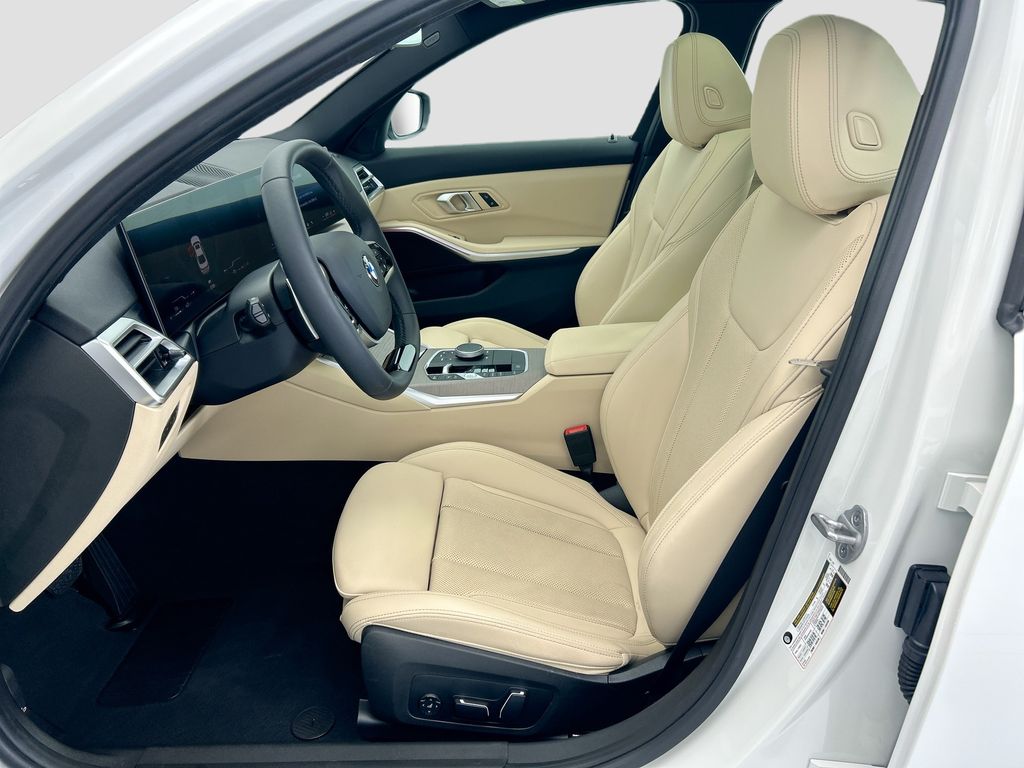 Thumbnail: 2025 BMW 3 Series - 18