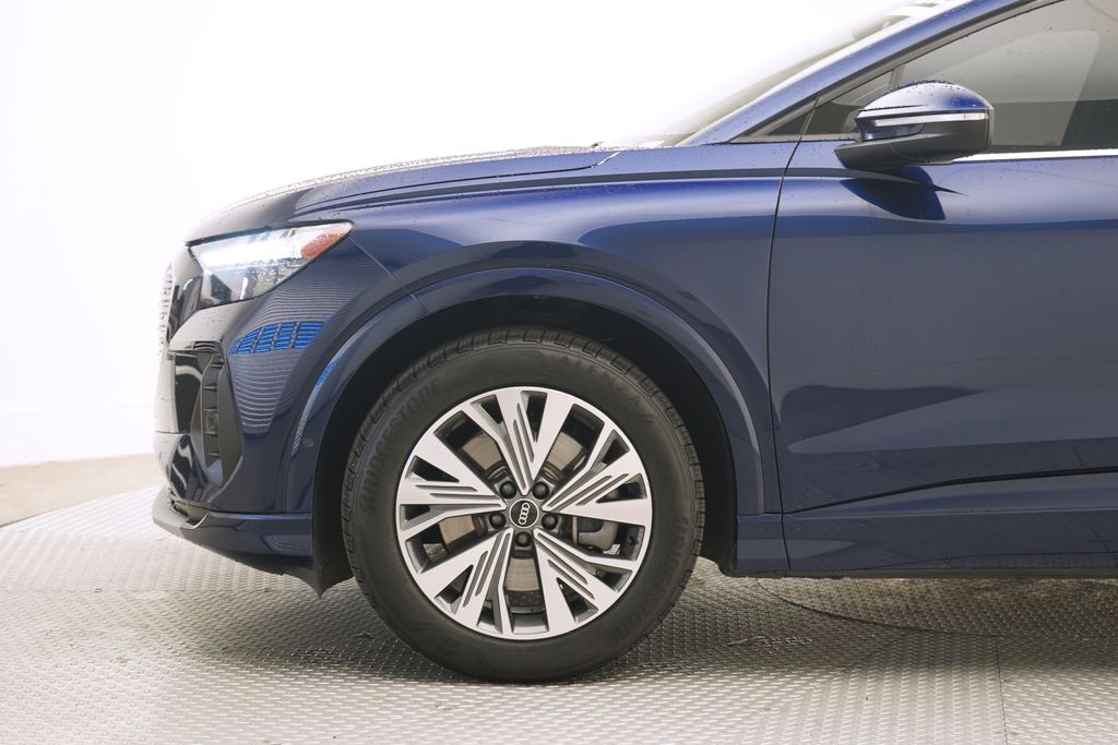 Thumbnail: 2023 Audi Q4 e-tron - 2