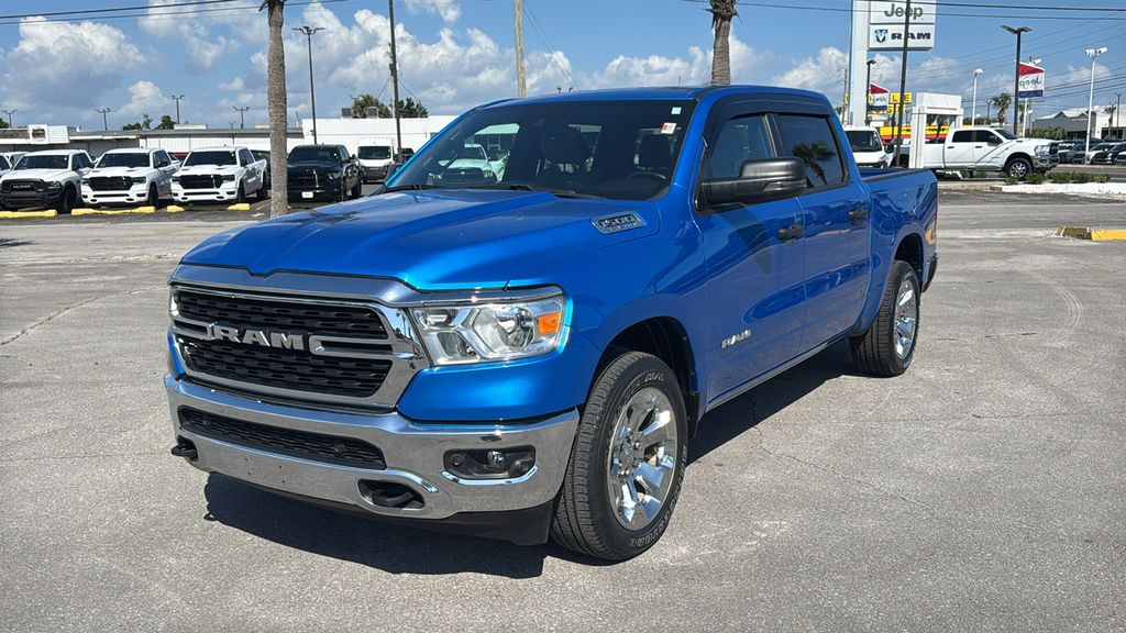 2024 RAM 1500 Big Horn/Lone Star 4x4 Crew Cab 5'7's photo