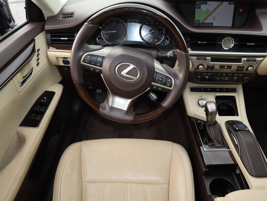 Thumbnail: 2016 Lexus ES - 5