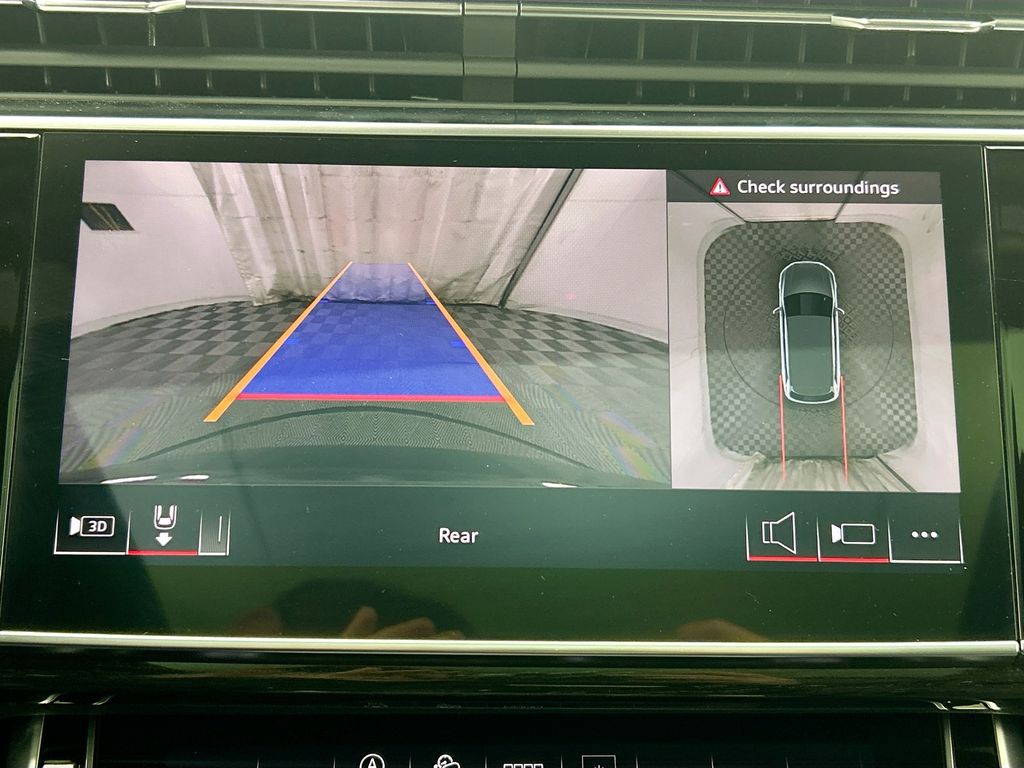 Thumbnail: 2025 Audi Q7 - 15