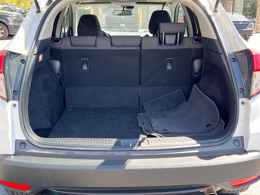 Used 2022 White Honda EX image 25