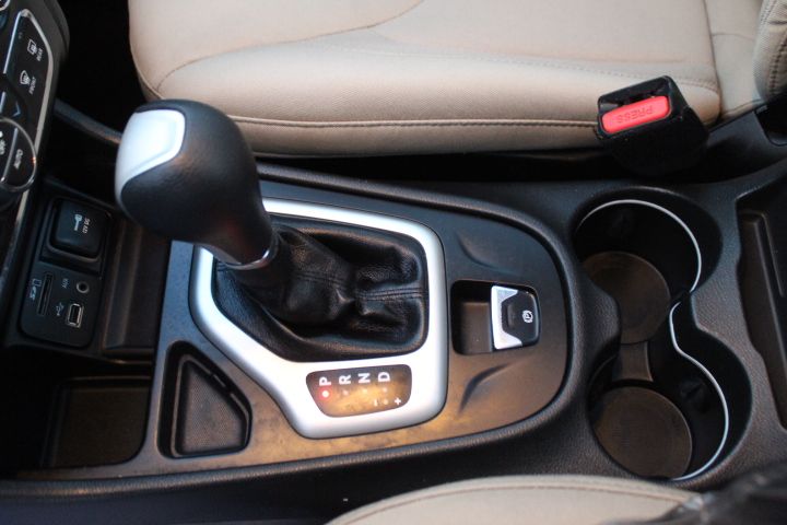 Used Car 2015 Jeep Cherokee  Latitude For Sale Under $10,000 In Georgetown, Texas