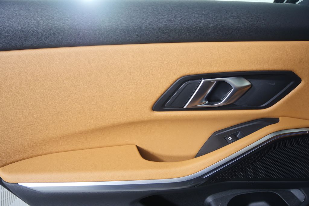 Thumbnail: 2025 BMW 3 Series - 13