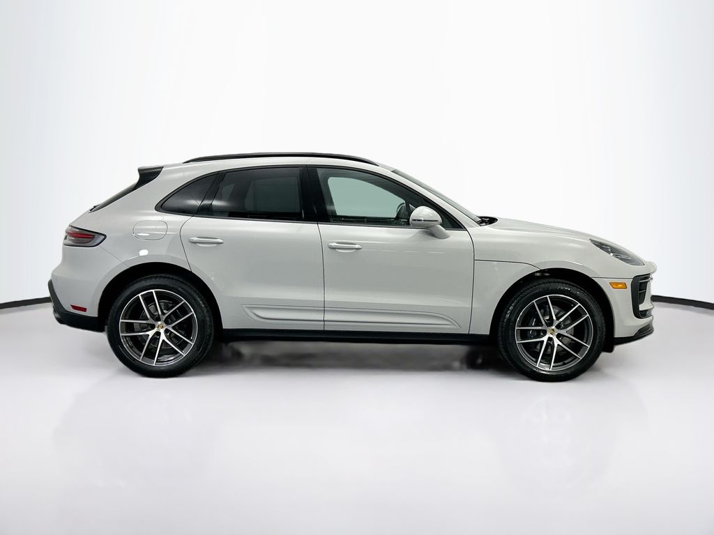 Thumbnail: 2026 Porsche Macan - 8