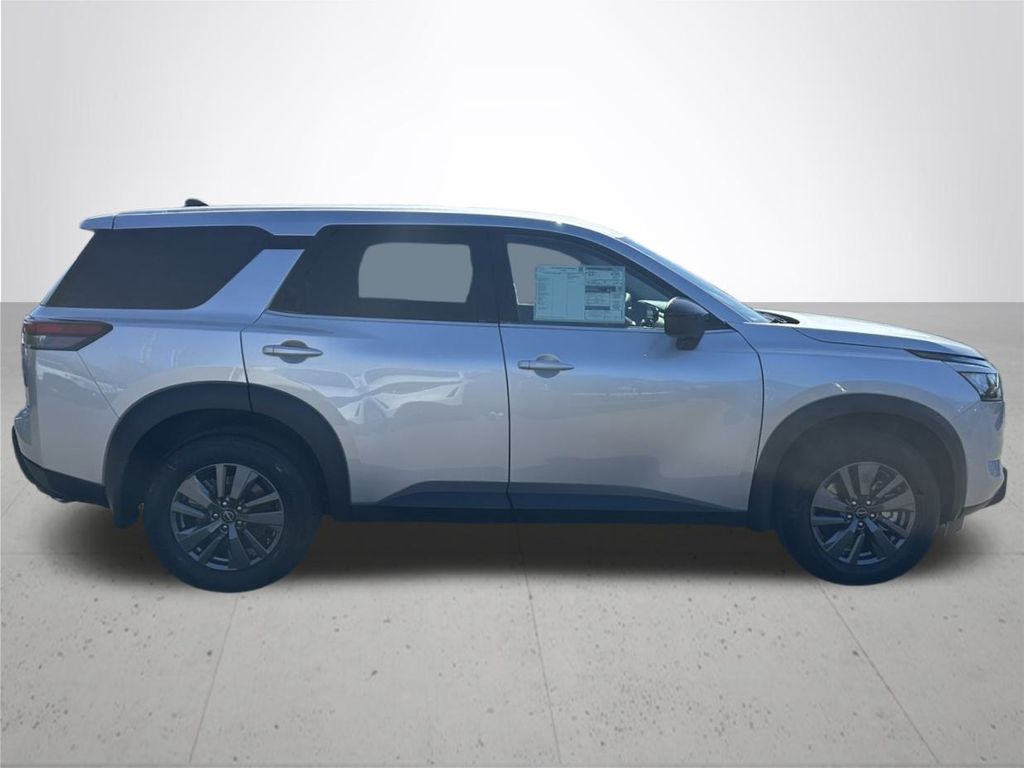 2025 Nissan Pathfinder S