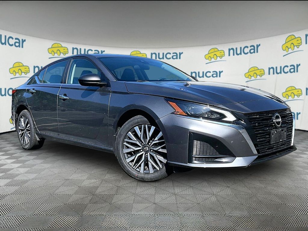 2024 Nissan Altima — photo 1