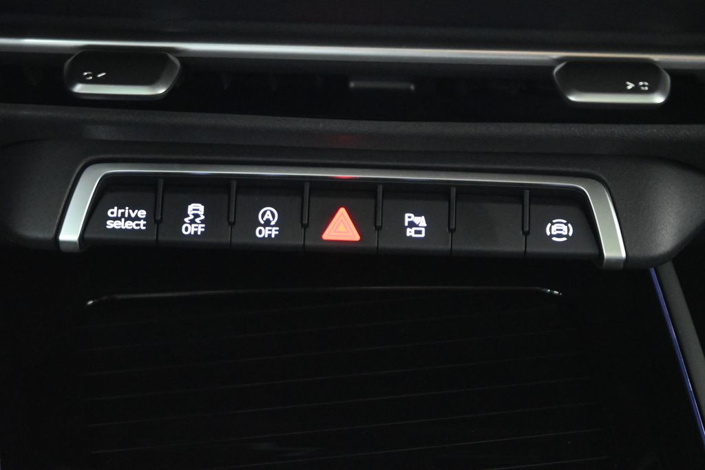 Thumbnail: 2026 Audi Q3 - 22